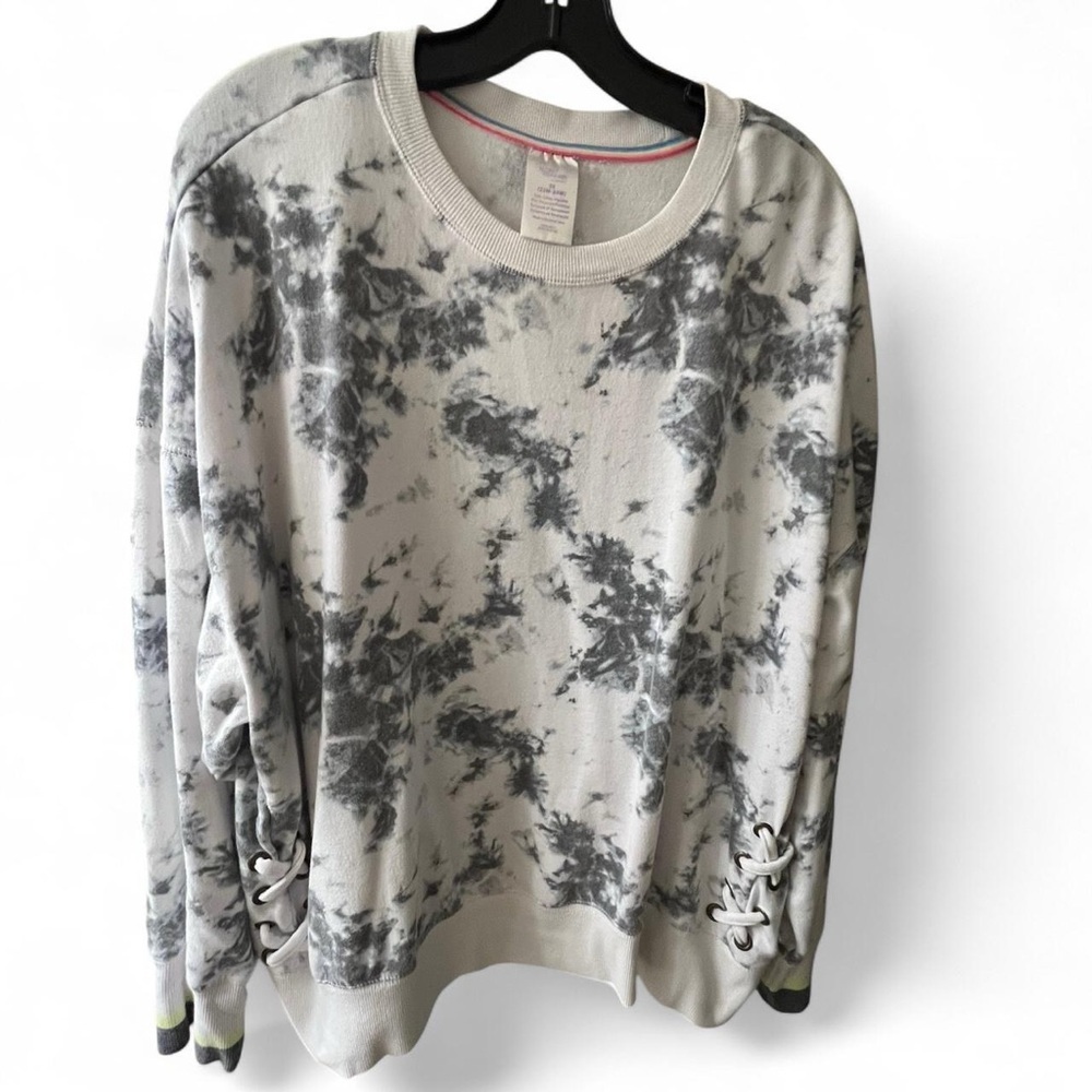 Secret Treasures Black and Gray Patterned Sweater​
